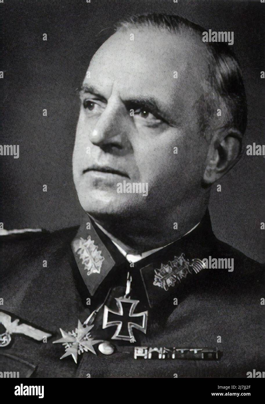 Ernst Bernhard Wilhelm Busch fu un maresciallo di campo tedesco durante la seconda guerra mondiale che comandò l'esercito del 16th in Francia e l'operazione Barbarossa, e più tardi il massiccio centro del gruppo militare. Foto Stock
