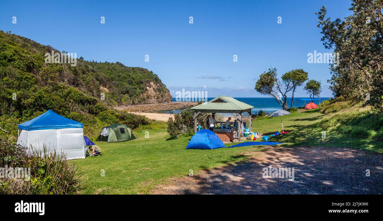 Picnic aea e campo di campeggio a Little Beach nel Parco Nazionale di Bouddi sulla costa centrale del nuovo Galles del Sud, Australia Foto Stock