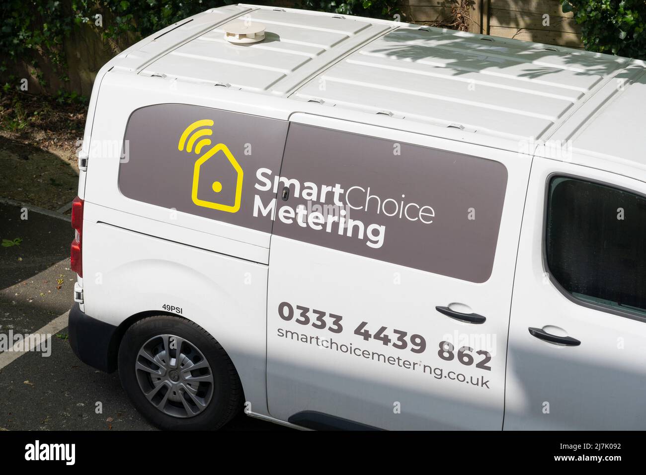 Il furgone Smart Choice Metering è stato parcheggiato per l'installazione dei contatori intelligenti nell'ambito del programma di implementazione Smart Meter (SMIP) del governo britannico. REGNO UNITO Foto Stock