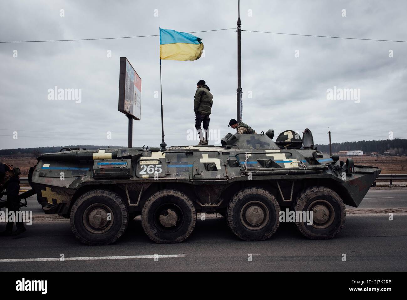 Adrien Vautier / le Pictorium - invasione russa in Ucraina, combattimenti a Irpin, un sobborgo di Kiev - 5/3/2022 - Ucraina / Irpin - soldie ucraino Foto Stock