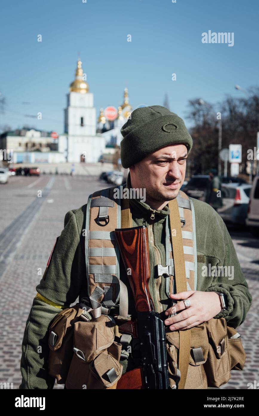 Adrien Vautier / le Pictorium - l'invasione russa in Ucraina, Kyiv si prepara - 28/2/2022 - Ucraina / Kyiv - Rostyslav, 30 anni, è stato Foto Stock