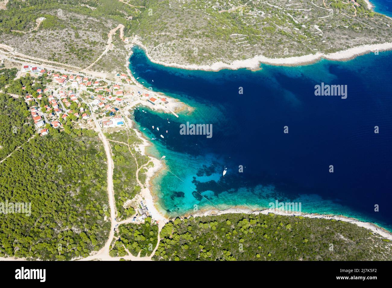 Rukavac a sud dell'isola di Vis, Mar Mediterraneo, Croazia Foto Stock