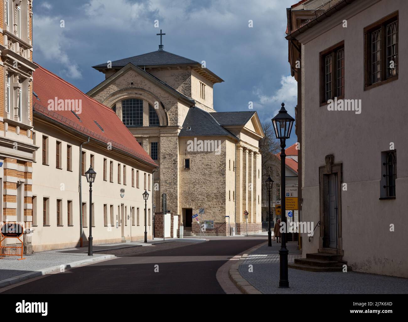 Köthen Anhalt Schloßkirche St Maria 74616 Ansicht von Westen im Straßenbild der Stiftstraße 1827-32 Durch Gottfried Bandhauer errichtet Foto Stock