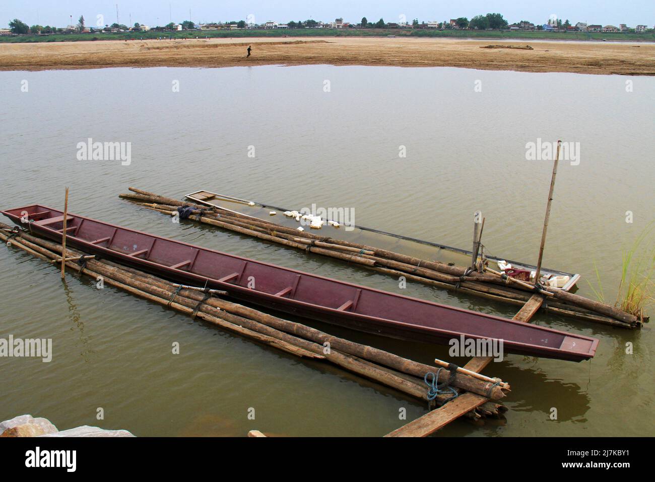 Piccole barche sul fiume Mekong, Vientiane, Laos Foto Stock