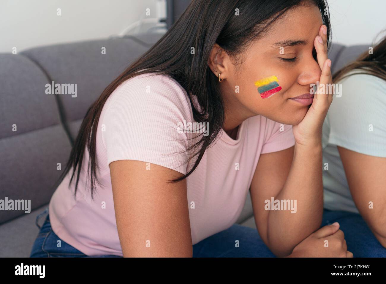 Ecuador fan guardare una partita a casa. Cattive emozioni. Foto Stock