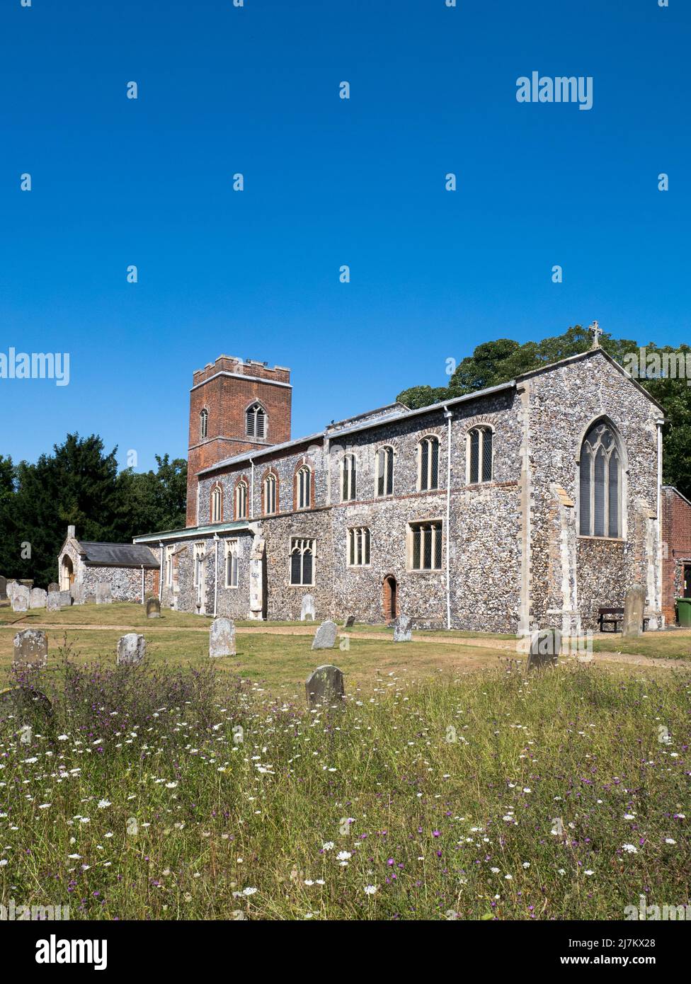 La chiesa parrocchiale di St Mary e St Margaret costruita principalmente in selce a Sprowston, risalente al 14th ° secolo, Sprowston, Norwich, Norfolk, Inghilterra, REGNO UNITO Foto Stock