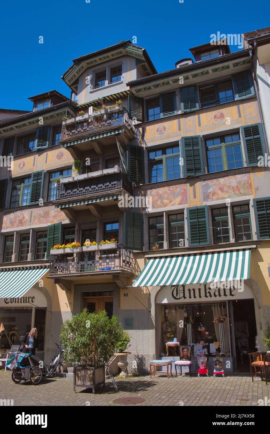 NEGOZIO DECORATO MARKTGASSE, RAPPERSWIL, LAGO DI ZURIGO, SVIZZERA Foto Stock