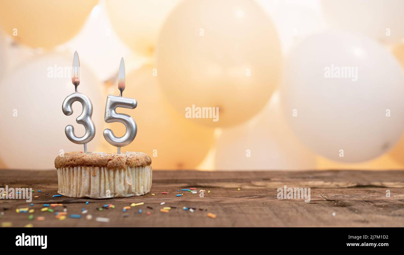 Set Decorazioni Per 35° Compleanno Uomo Tema Blu - Palloncini Numero 35, Striscione, Tovaglia E Topper Per Torta, 40 Pezzi