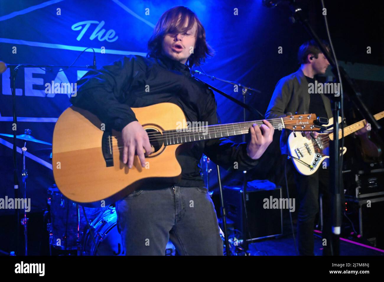 Jamie Webster si esibisce dal vivo sul palco al Leadmill di Sheffield. Foto Stock