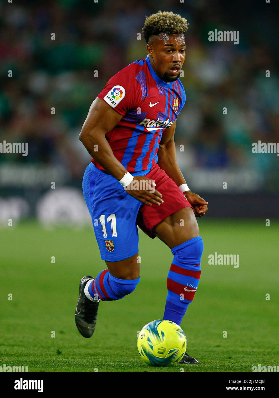 Adama Traore del FC Barcelona durante la partita la Liga tra Real Betis e FC Barcelona disputata al Benito Villamarin Stadium il 7 maggio 2022 a Siviglia, Spagna. (Foto di Antonio Pozo / PRESSINPHOTO) Foto Stock