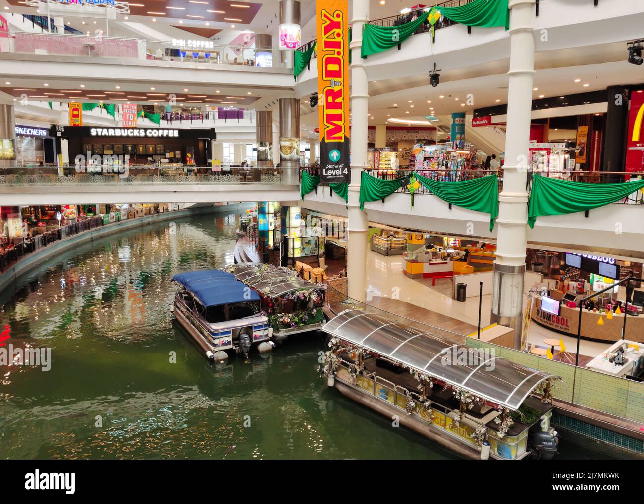 Kuala Lumpur, Malesia - Aprile 25,2022 : la crociera delle Miniere e' un giro in barca su due grandi laghi vicino al centro commerciale Mines a seri Kembangan. Foto Stock