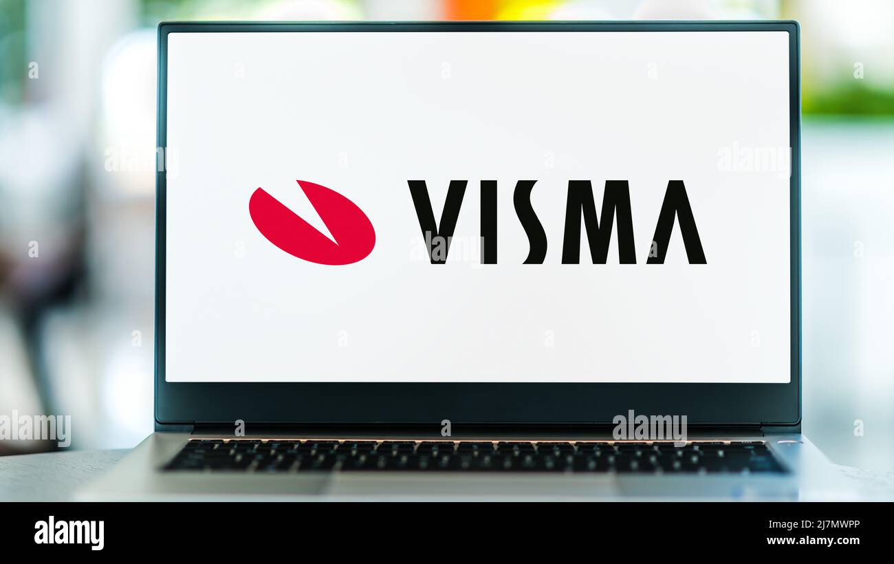 POZNAN, POL - DEC 8, 2021: Computer portatile che visualizza il logo di Visma, un'azienda che fornisce business software e LO SVILUPPO e consulenza IT correlati Foto Stock