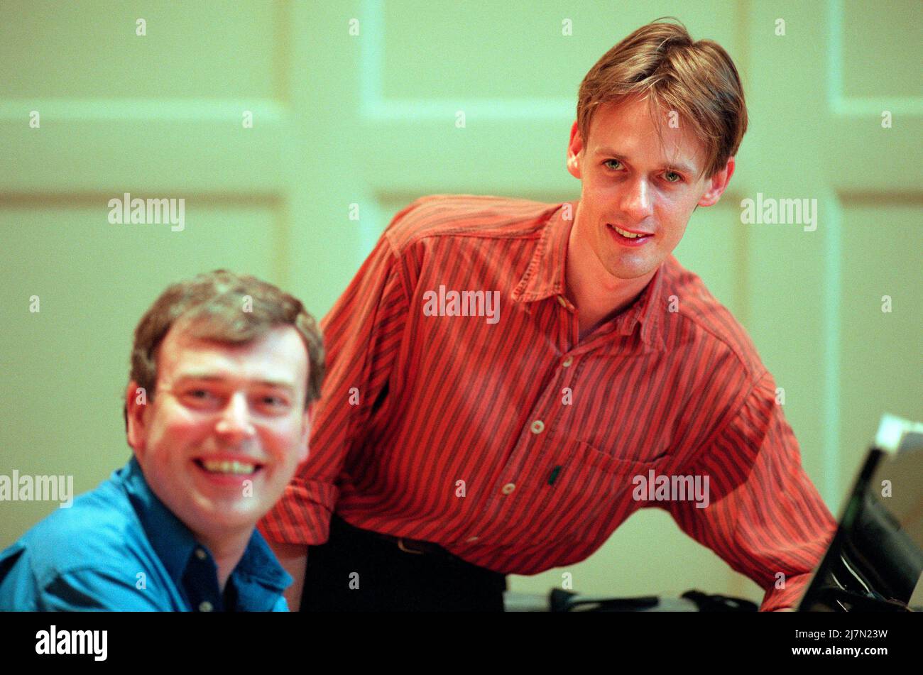 Ian Bostridge con Malcolm Martineau alla prova di un programma di canzoni di Schumann & Wolf presso la Queen’s Hall di Edimburgo per un recital del Festival Internazionale di Edimburgo il 18/08/1998 Foto Stock