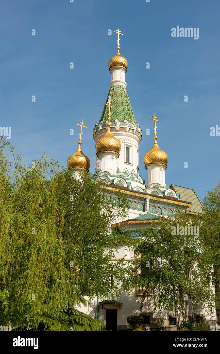 Le cupole dorate dorate della Chiesa russa di San Nicola il Mettitore di miracoli o SV. Nikolay chiesa russa a Sofia, Bulgaria, Europa orientale Foto Stock