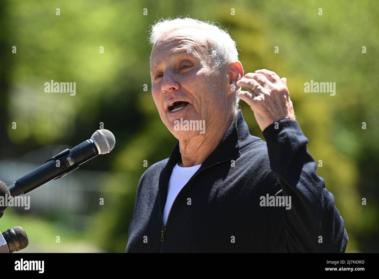 Ian Schrager, co-fondatore di Studio 54, partecipa a una conferenza stampa che annuncia l'esperienza DiscOasis Roller-disco in arrivo a Wollman Ri di Central Park Foto Stock