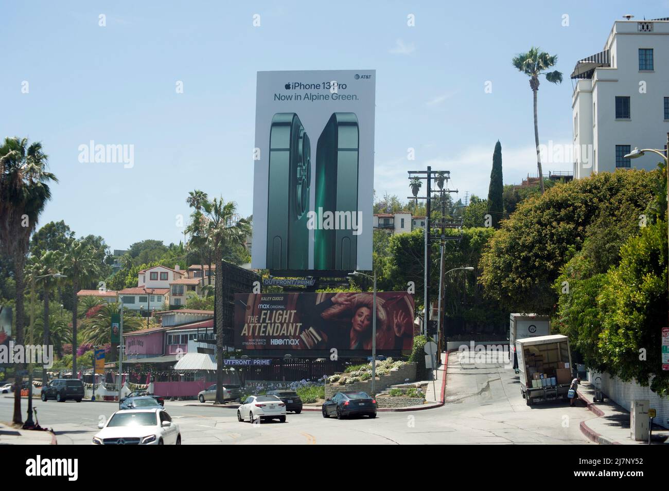 Cartellone per iPhone 13 Pro sulla Sunset Strip di Los Angeles, California. Foto Stock