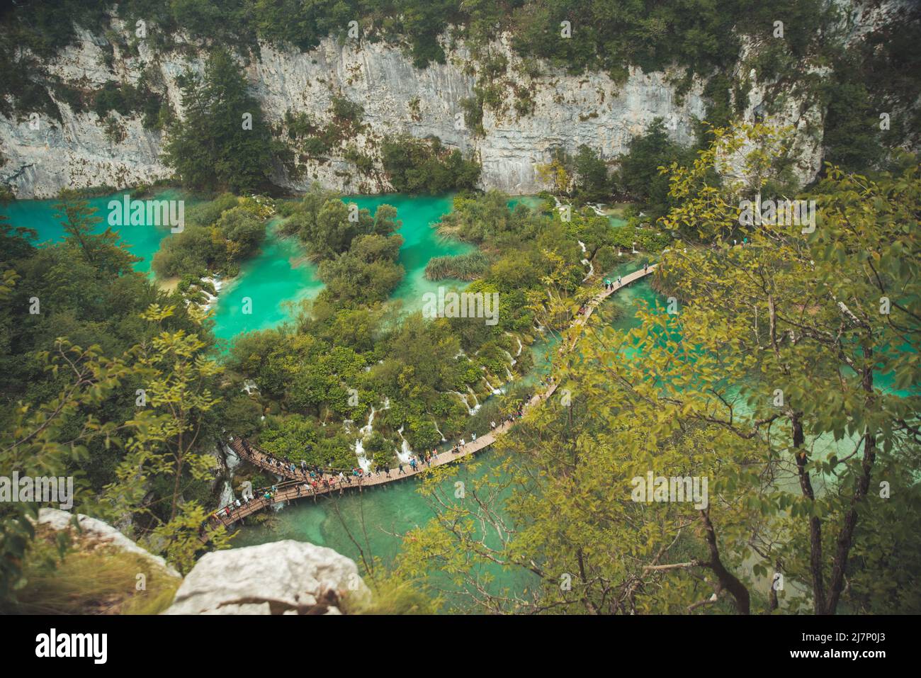 Vista sul lago di Plitvice nel parco nazionale della Croazia Foto Stock