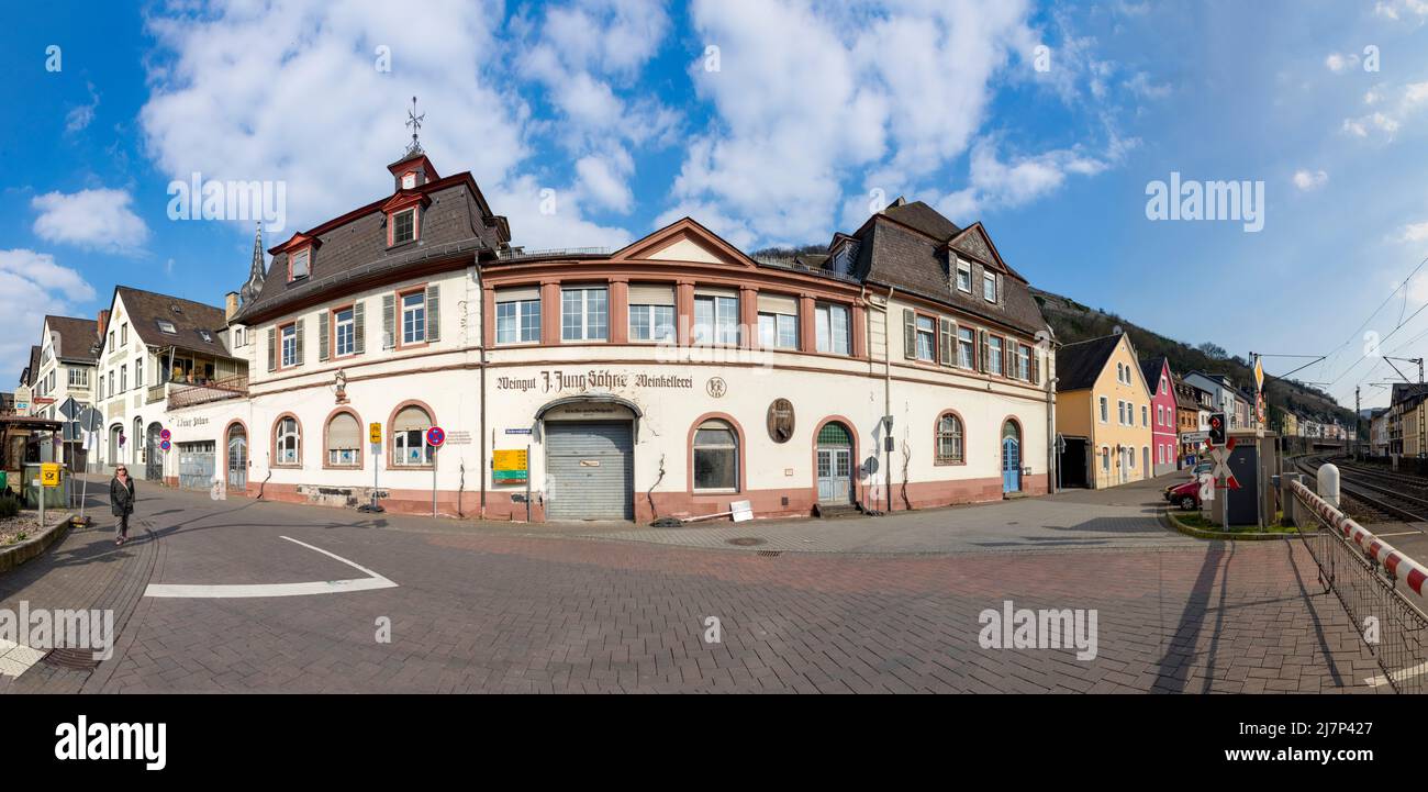 Ruedesheim, Germania - 25 marzo 2018: Facciata della vecchia casa di stampa del vino a Assmannshausen, un piccolo villaggio nella città di Ruedesheim. La zona è famosa per Foto Stock