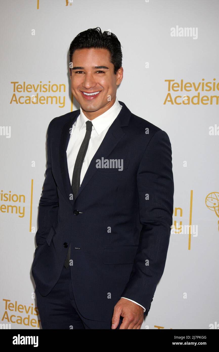 LOS ANGELES - Apr 9: Mario Lopez alla serata con i 'Video Home più divertenti d'America' all'Academy of Television Arts and Sciences il 9 aprile 2014 a North Hollywood, CA Foto Stock