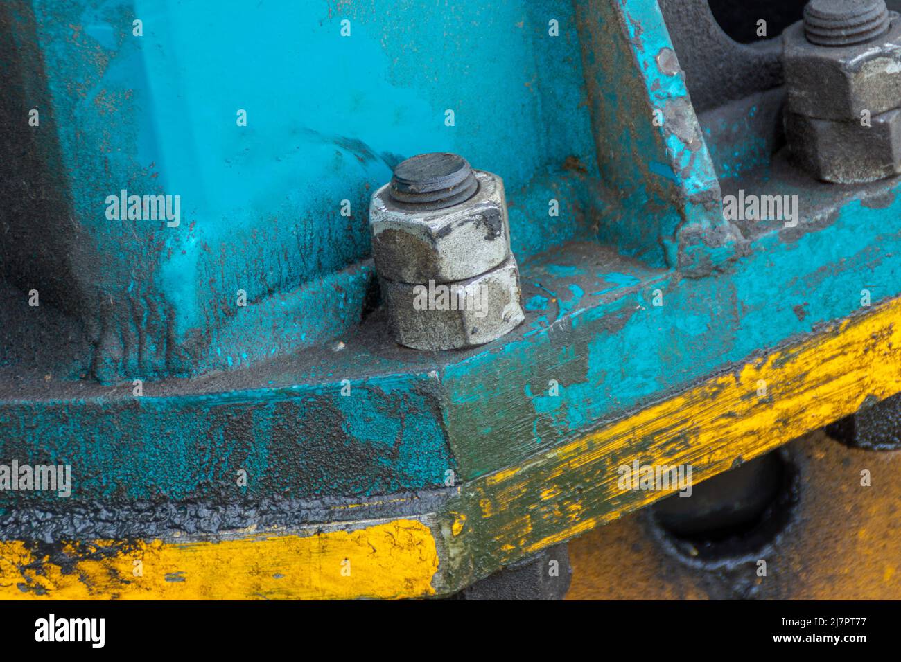 Collegamento imbullonato con un controdado o un controdado di due parti grandi soggette a forti carichi di vibrazioni, fuoco selettivo Foto Stock