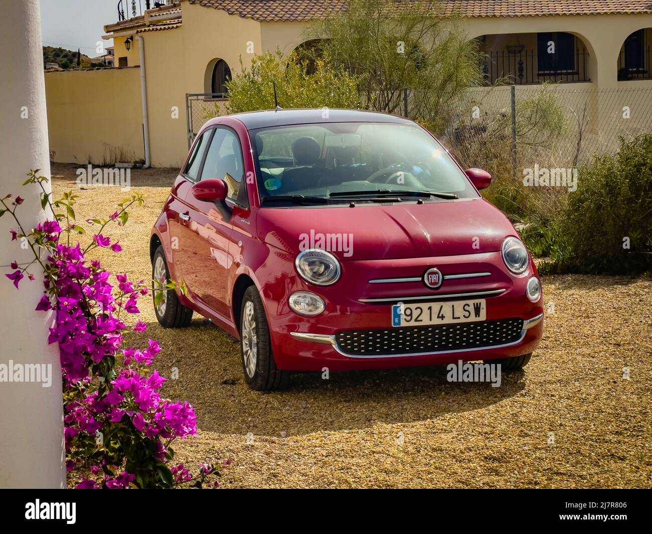 Fiat 500 vettura di noleggio compatta parcheggiata in spagna Foto Stock
