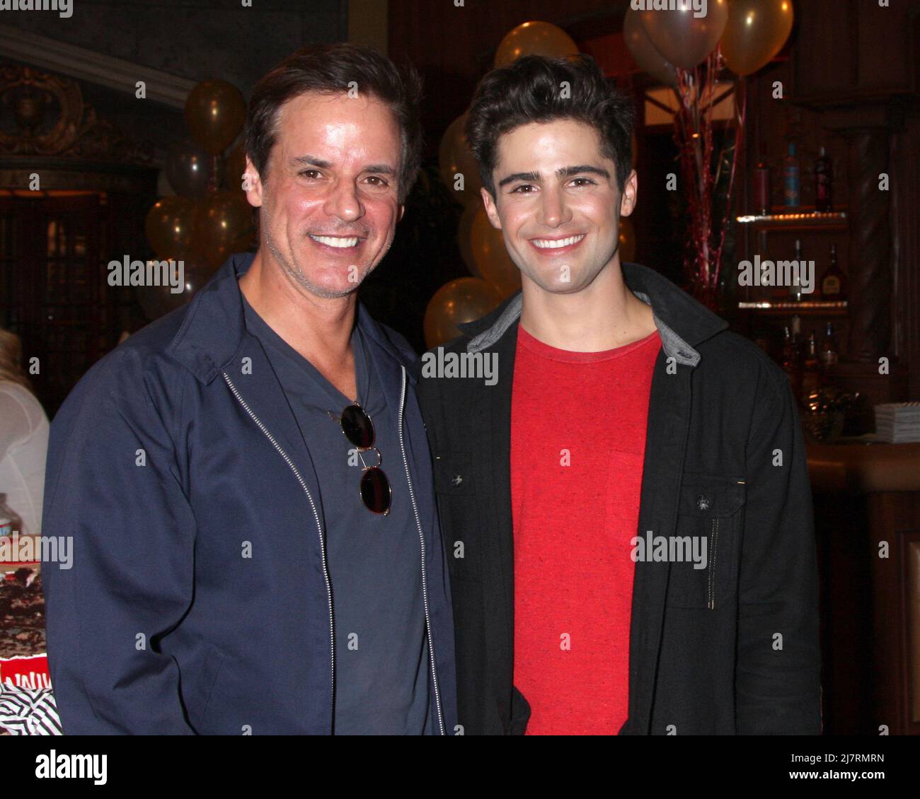 LOS ANGELES - MAR 25: Christian LeBlanc, Max Erlich al giovane e inquieto 41st anniversario torta alla CBS Television City il 25 marzo 2014 a Los Angeles, CA Foto Stock