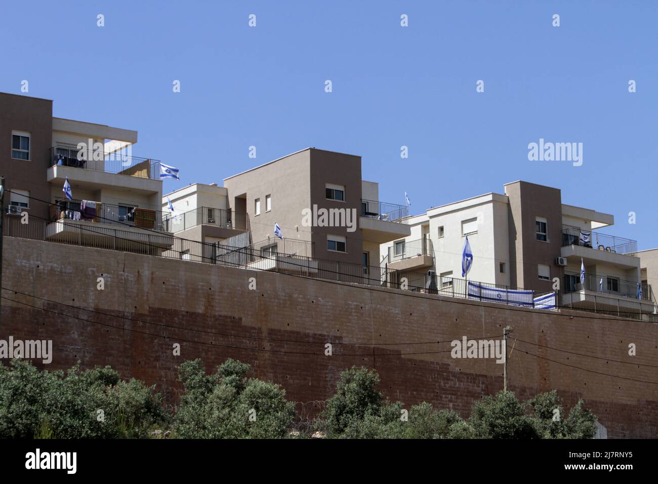 Nablus, Palestina. 10th maggio 2022. Visione generale dei nuovi edifici nell'insediamento ebraico di Shafeet Rahil, a sud di Nablus in Cisgiordania, dopo che il ministro della Difesa israeliano Benny Gantz ha approvato l'unificazione del consiglio di due insediamenti ebraici per la prima volta in 24 anni. Credit: SOPA Images Limited/Alamy Live News Foto Stock