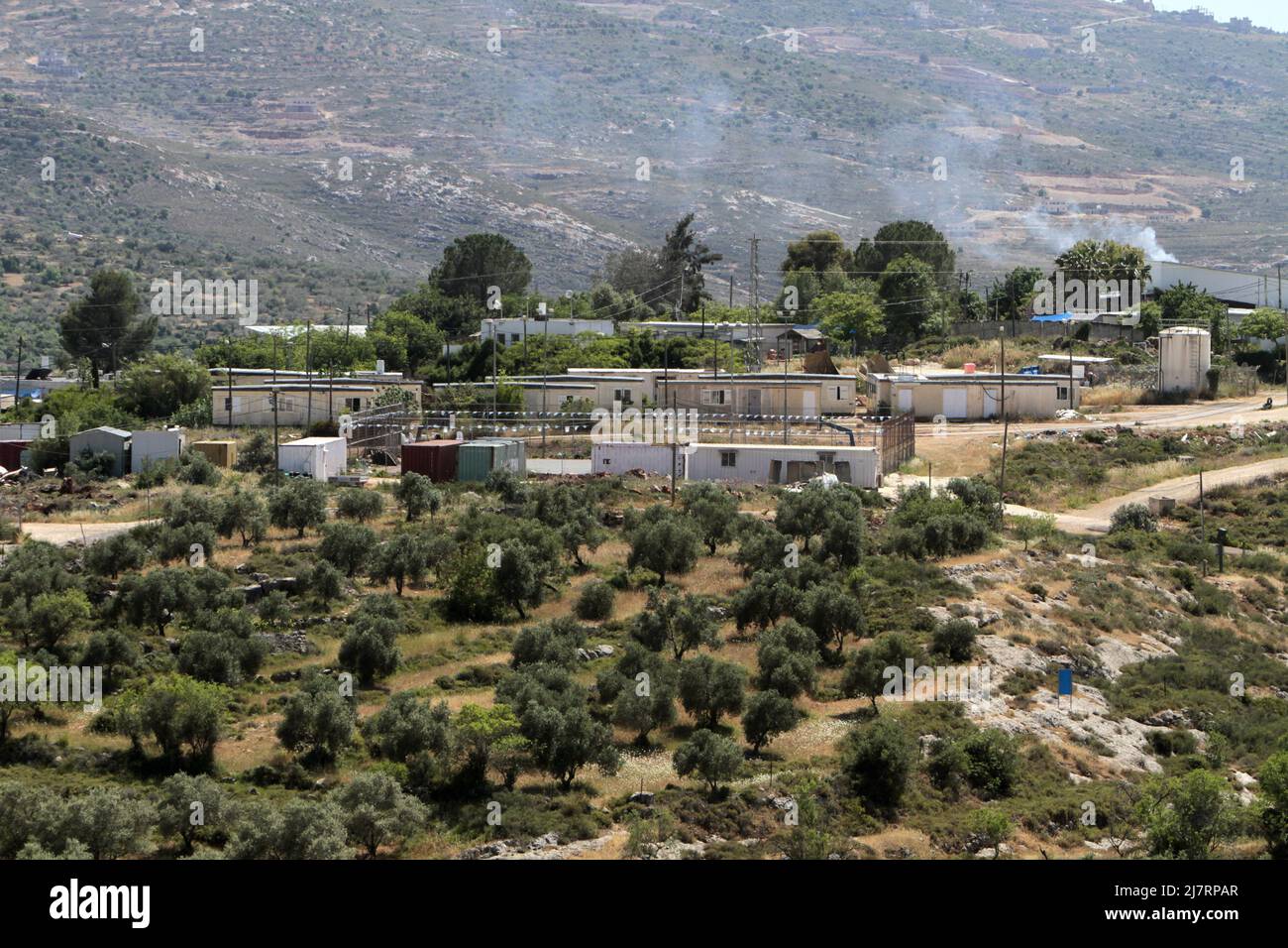 Nablus, Palestina. 10th maggio 2022. Visione generale dei nuovi edifici nell'insediamento ebraico di Shafeet Rahil, a sud di Nablus in Cisgiordania, dopo che il ministro della Difesa israeliano Benny Gantz ha approvato l'unificazione del consiglio di due insediamenti ebraici per la prima volta in 24 anni. (Foto di Nasser Ishtayeh/SOPA Images/Sipa USA) Credit: Sipa USA/Alamy Live News Foto Stock