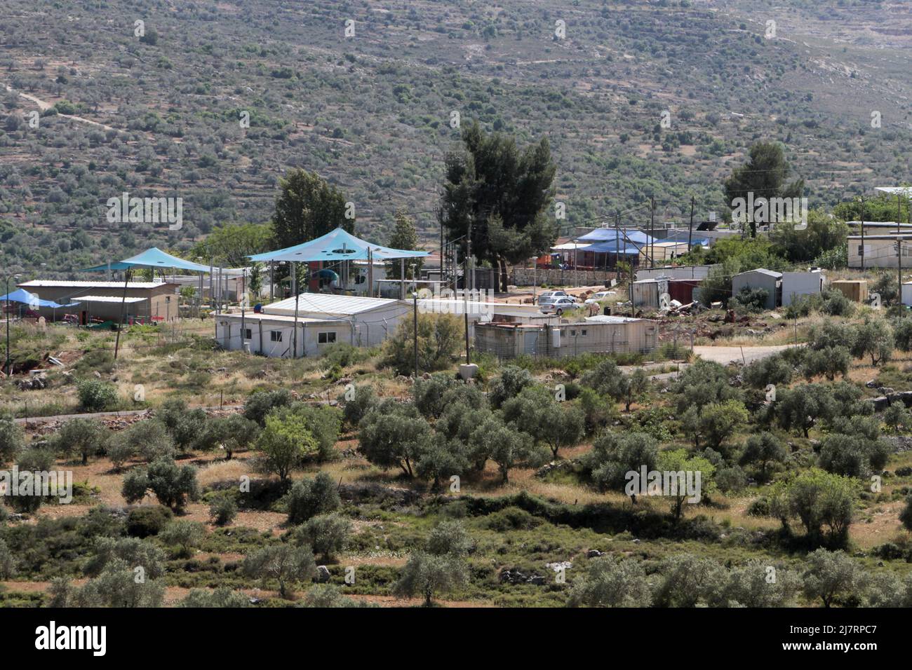 Nablus, Palestina. 10th maggio 2022. Visione generale dei nuovi edifici nell'insediamento ebraico di Shafeet Rahil, a sud di Nablus in Cisgiordania, dopo che il ministro della Difesa israeliano Benny Gantz ha approvato l'unificazione del consiglio di due insediamenti ebraici per la prima volta in 24 anni. (Foto di Nasser Ishtayeh/SOPA Images/Sipa USA) Credit: Sipa USA/Alamy Live News Foto Stock