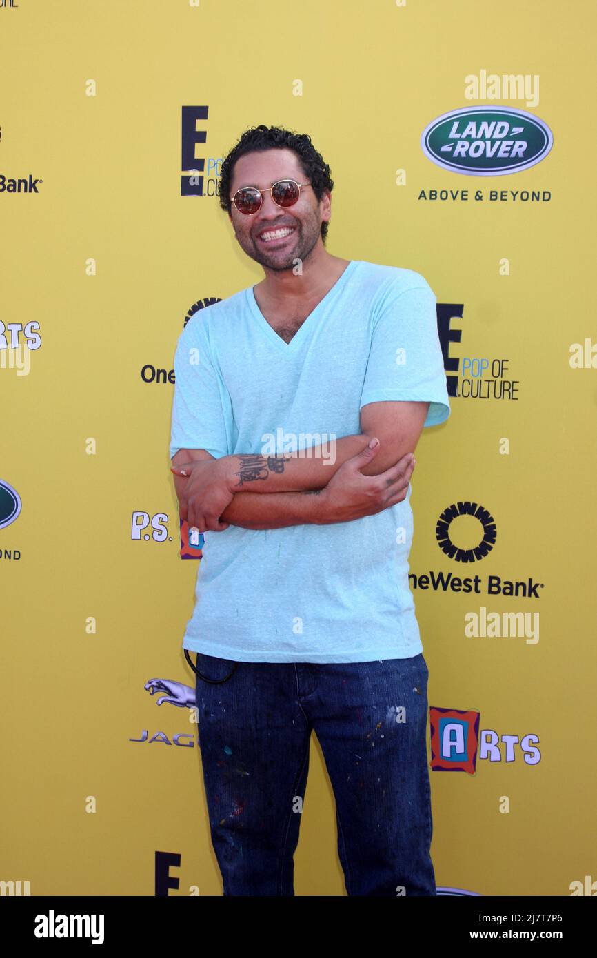 LOS ANGELES - NOV 16: Retna al PS Arts Express vantaggi personali al Barker Hanger il 16 novembre 2014 a Santa Monica, CA Foto Stock