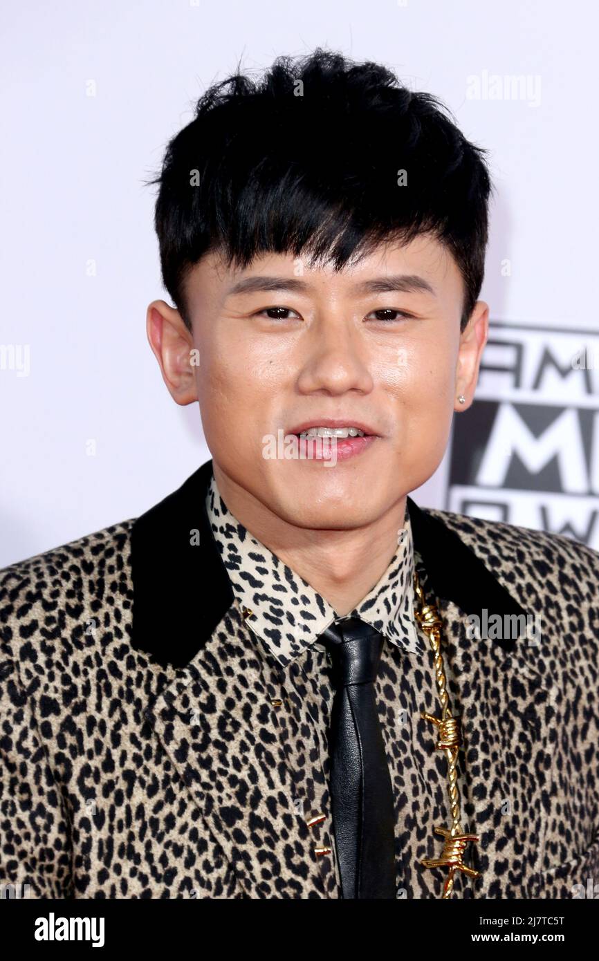 LOS ANGELES - NOV 23: Jason Zhang Jie al 2014 American Music Awards - Arrivi al Nokia Theatre il 23 novembre 2014 a Los Angeles, CA Foto Stock