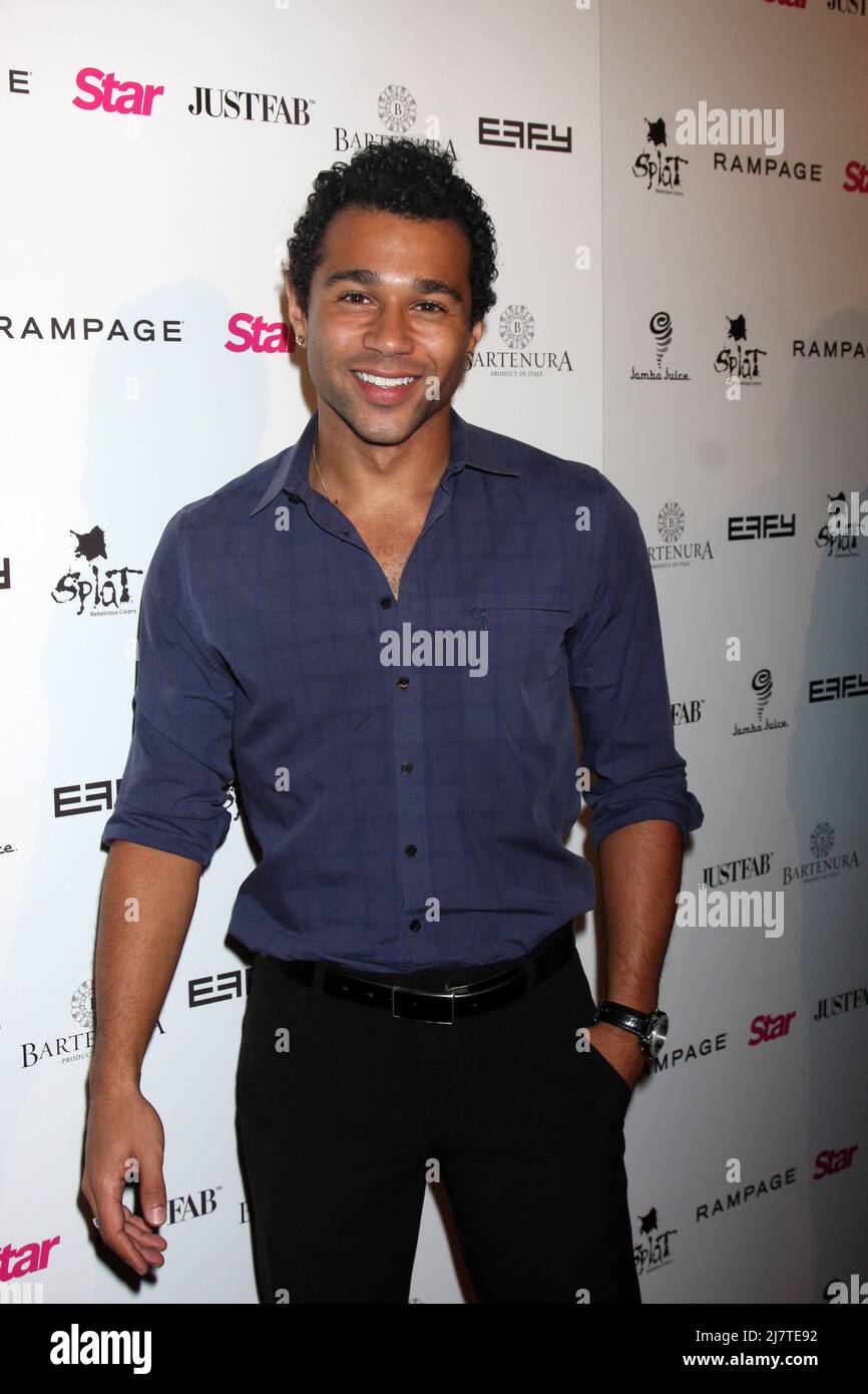 LOS ANGELES - Oct 9: Corbin Bleu alla Star Magazine Scene Stealers Event a Lure il 9 ottobre 2014 a Los Angeles, CA Foto Stock