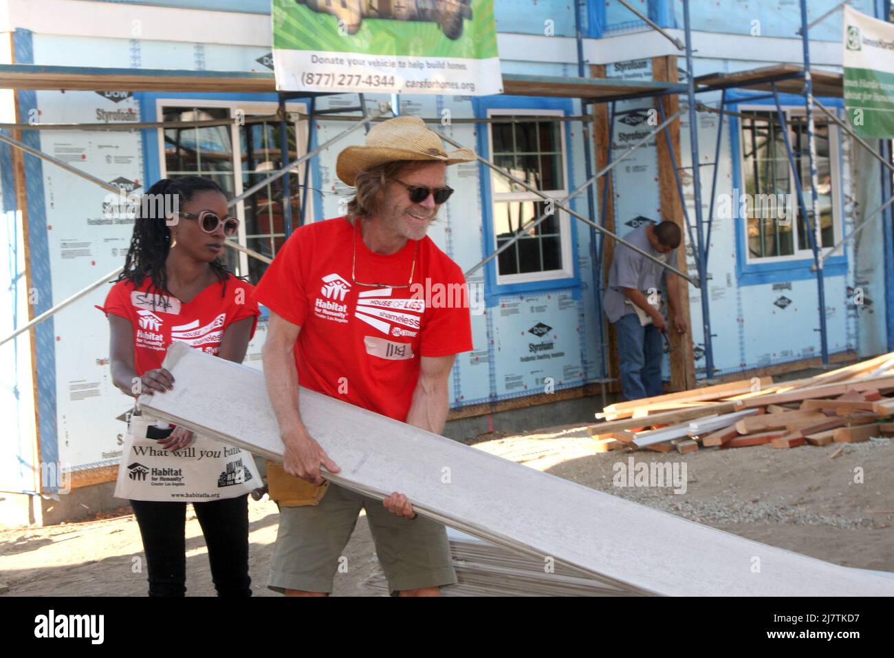 LOS ANGELES - Oct 25: Shanola Hampton, William H Macy all'Habitat for Humanity Build by Showtime's 'House of Lies' e Shameless a Magnolia Blvd il 25 ottobre 2014 a Lynwood, California Foto Stock