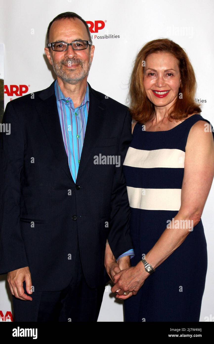 LOS ANGELES - AGO 1: Robert B Weide al Luncheon AARP IHO Jeff Bridges at the Spago il 1 agosto 2014 a Beverly Hills, CA Foto Stock