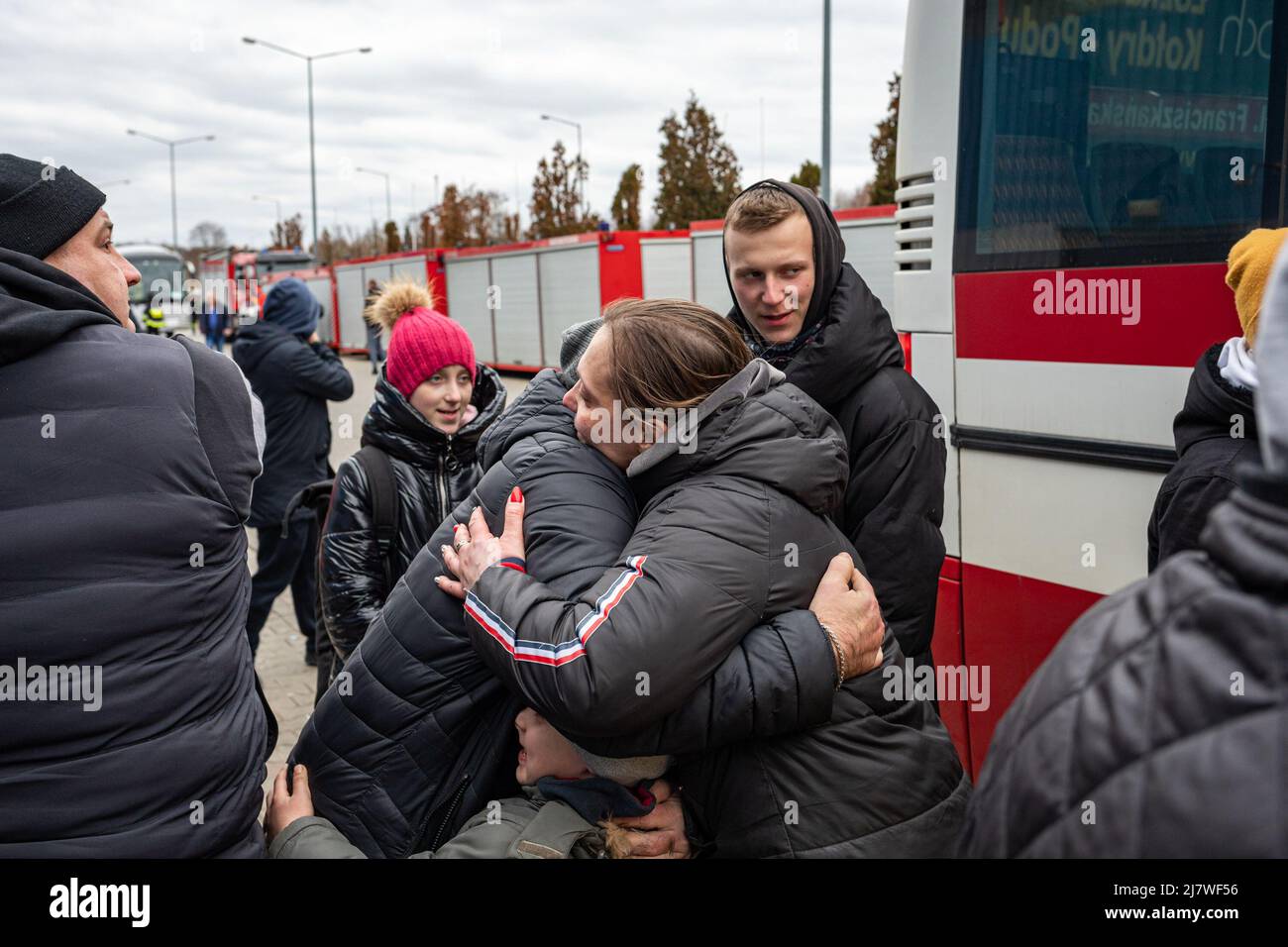 Simon Becker / le Pictorium - punto di accoglienza per i rifugiati di Korczowa al confine polacco-ucraino - 6/3/2022 - Polonia / Jaroslaw / Korczowa - A fami Foto Stock