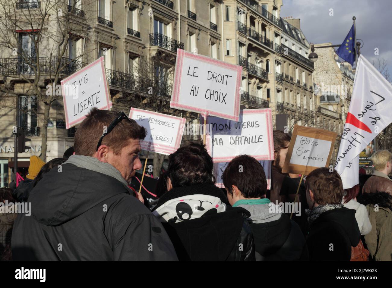 Parigi : manifestation contre le projet de loi anti-avortement en Espagne 01er février 2014. 'IVG = Liberté', 'le droit au choix', 'on utérus ma batai Foto Stock