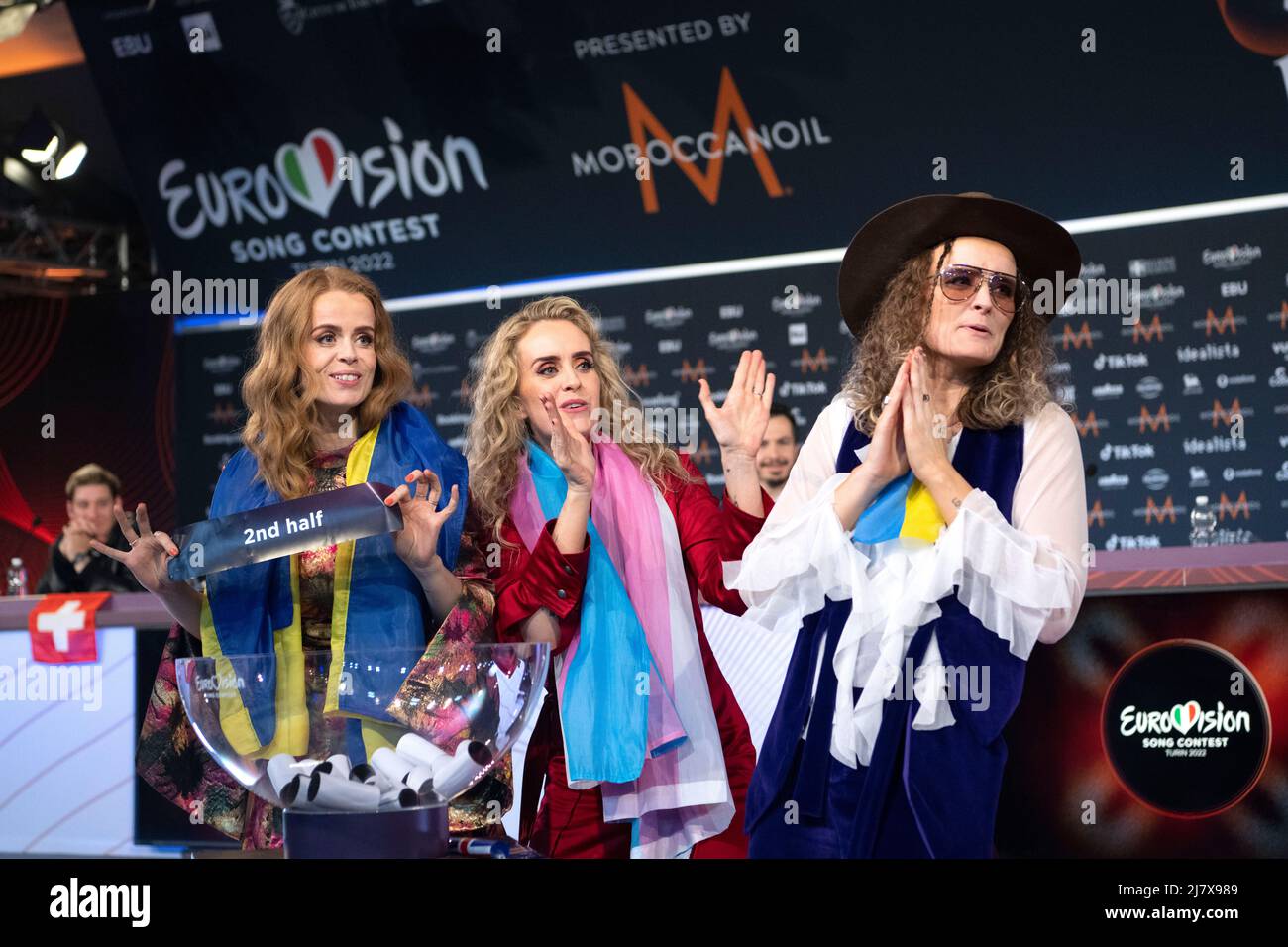 TORINO 20220510 Suora islandese durante una conferenza stampa dopo la prima semifinale di Eurovisione 2022. Foto: Jessica Gow / TT code 10070 Foto Stock