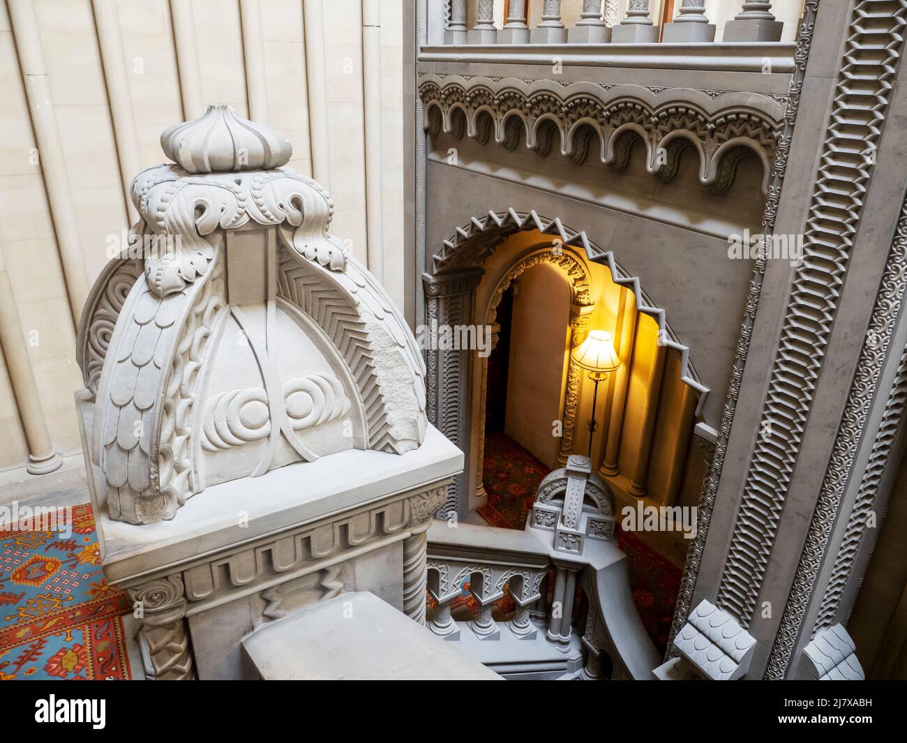 Decorazioni in gesso ornato al castello di Penrhyn, Bangor, Galles del Nord, Regno Unito. Foto Stock