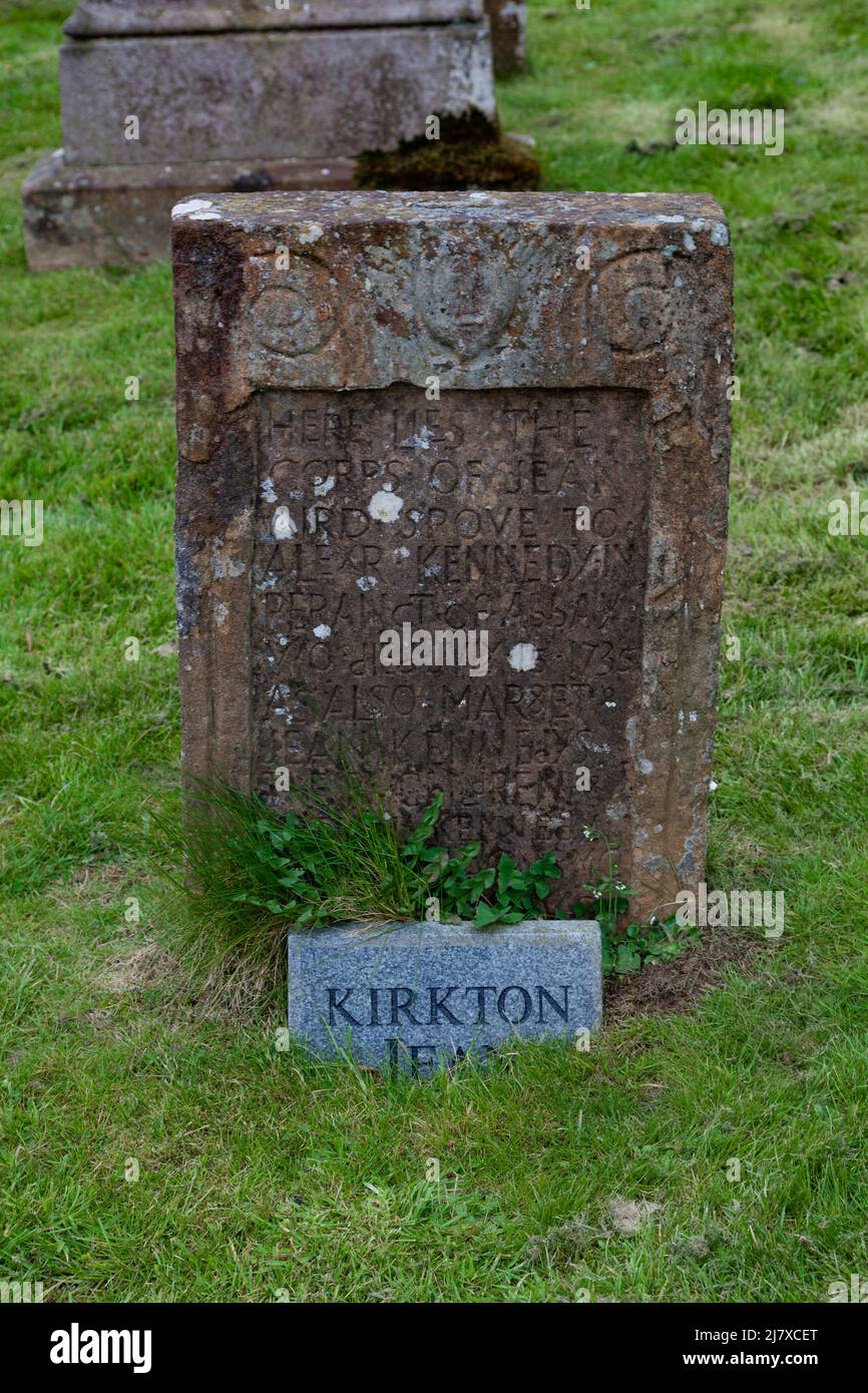 La tomba di Jean Kirkton a Tye Old Kirk, Kirkoswald, Ayrshire, Scozia. Immortalato come Kirkton Jean nel poen di Robert Buns Tam o'Shanter Foto Stock