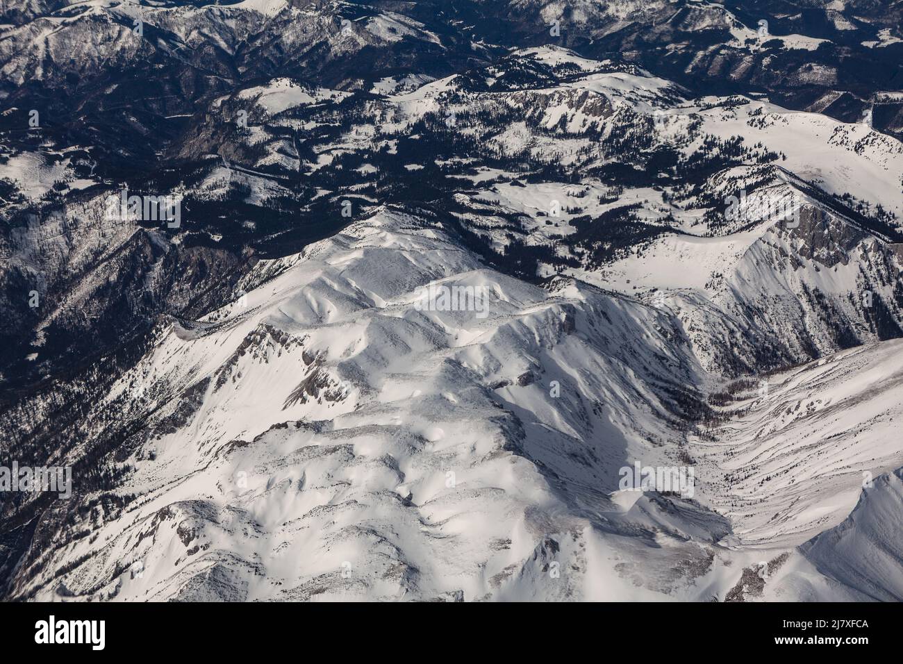 Vette della neve montagne . Cima di montagna coperta di neve Foto Stock