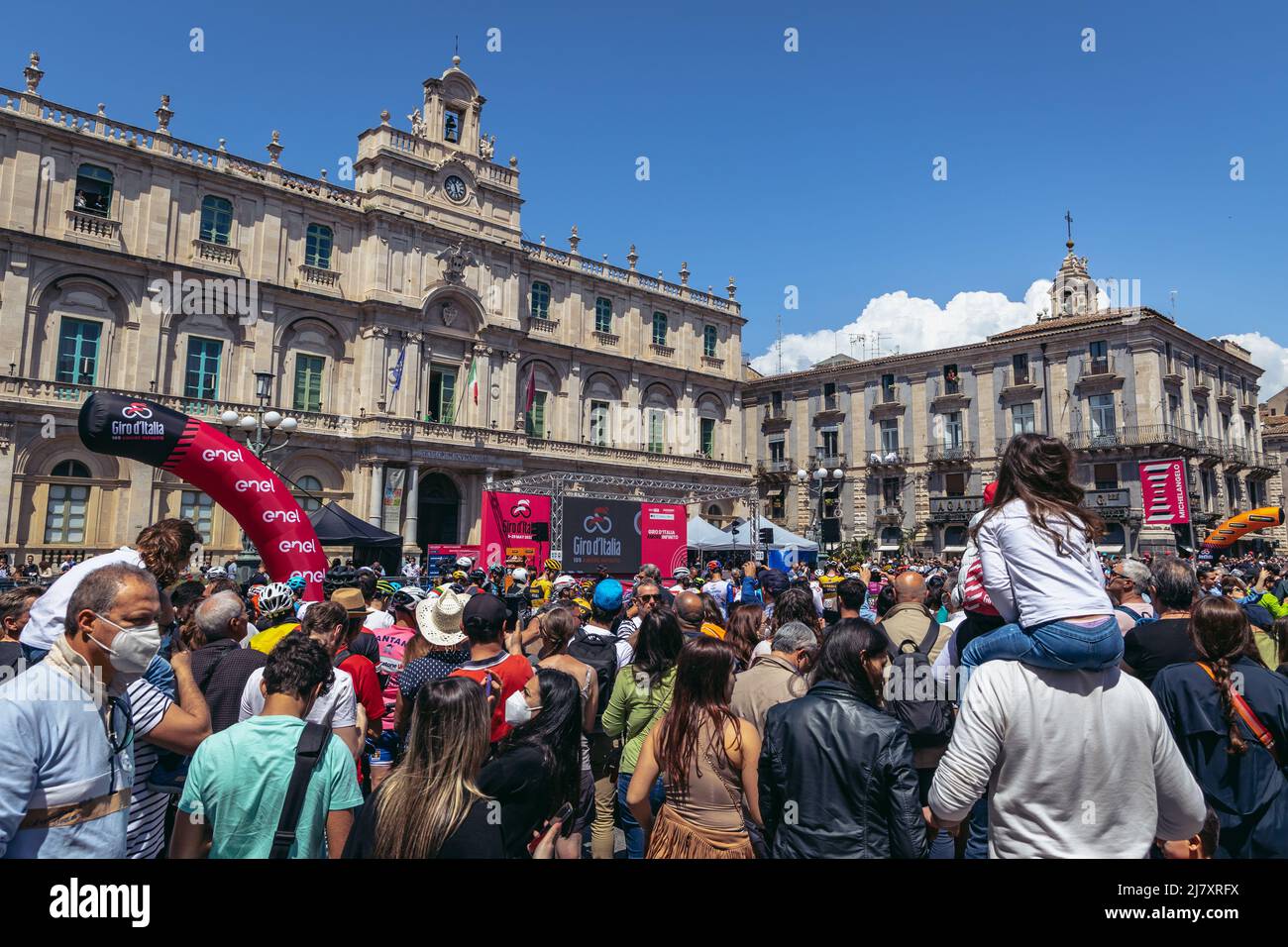 Catania, Italia - 11 maggio 2022: Preparazione per una delle tappe di giro d Italia - Tour d'Italia gara ciclistica multistadio a Catania Foto Stock