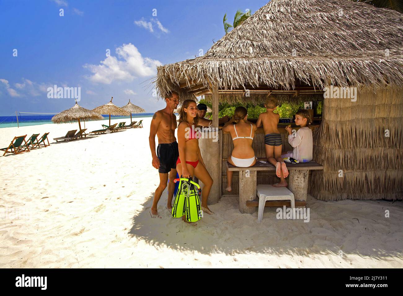Beach bar sulla località turistica delle maldive Reethi Beach, spiaggia e laguna, Maldive, Oceano Indiano, Asia Foto Stock
