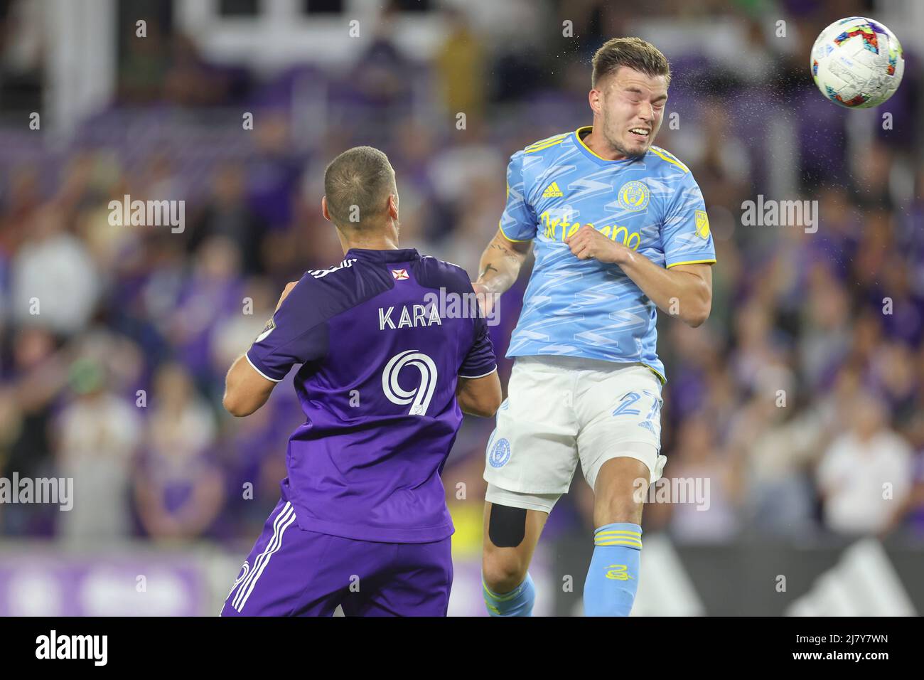 Orlando, FL: Il difensore della Philadelphia Union Kai Wagner (27) testa la palla in gol durante il round del 32 della Lamar Hunt U.S. Open Cup contro t Foto Stock