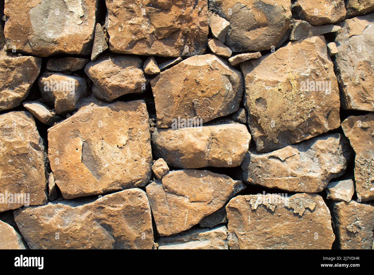 Paesaggio, bel muro di pietra, acqua di sabbia Foto Stock