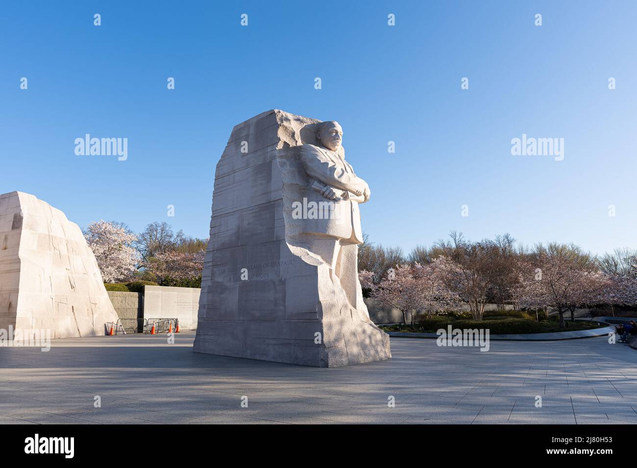 Una foto del MLK Memorial durante Peak Bloom senza persone. Foto Stock