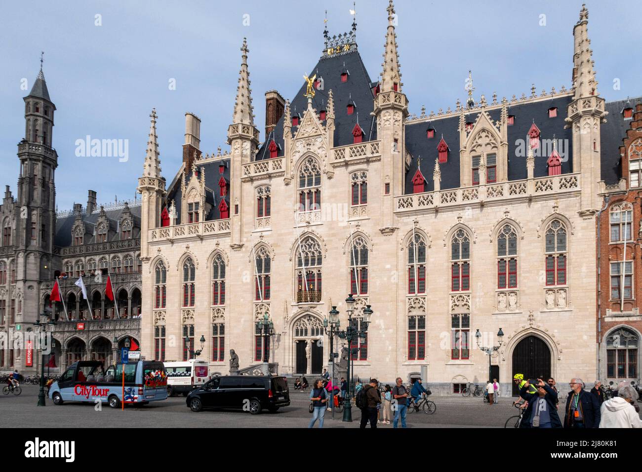 Corte Provinciale delle Fiandre occidentali, nota anche come Provinciaal Hof, nel mercato di Piazza del mercato di Bruges, Belgio, Europa Foto Stock