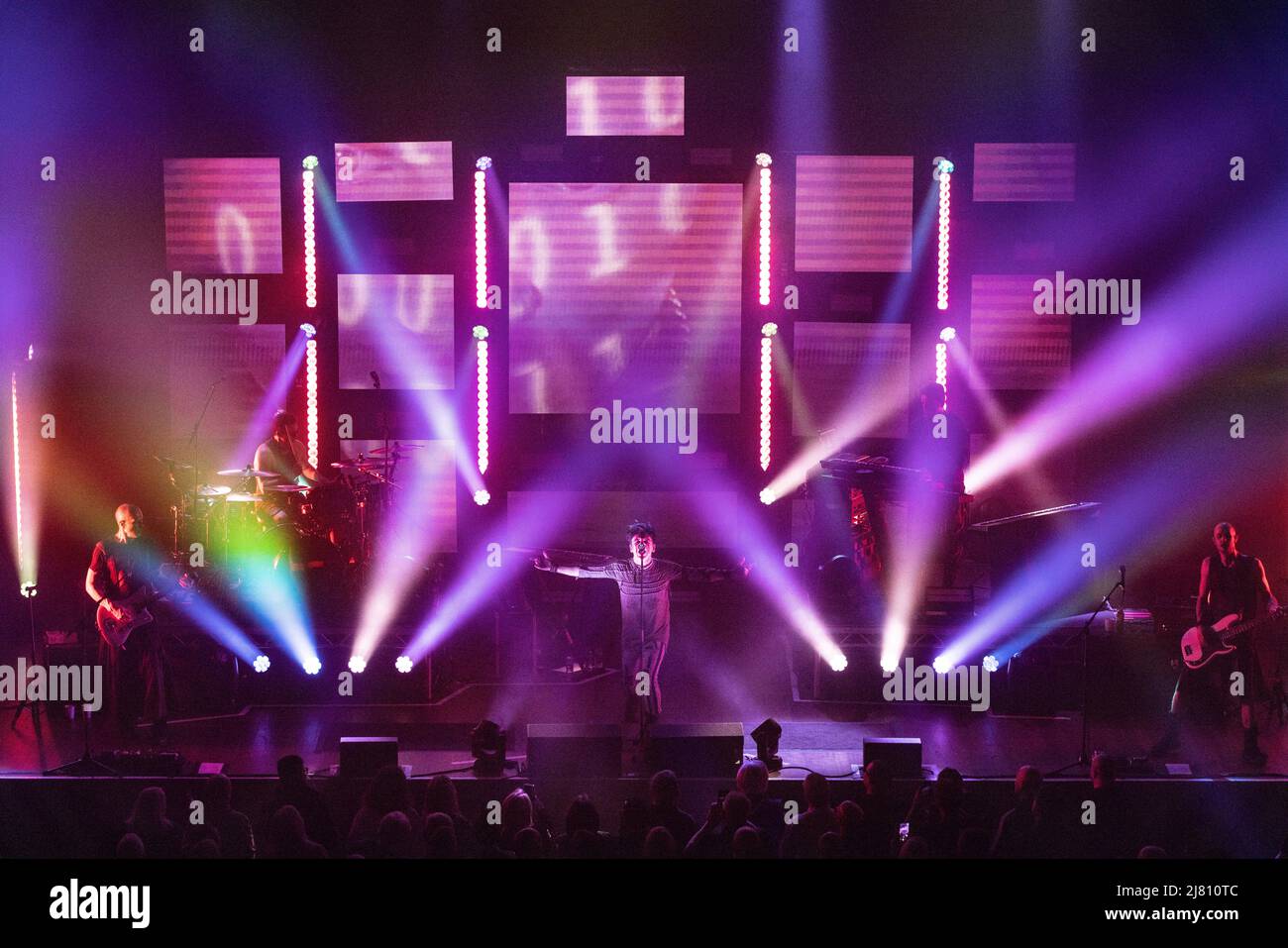 Newcastle, UK, 11.5.22 - Gary Numan suona al municipio di Newcastle O2 come parte del suo tour europeo a sostegno del suo ultimo album 'Intruder' Foto Stock