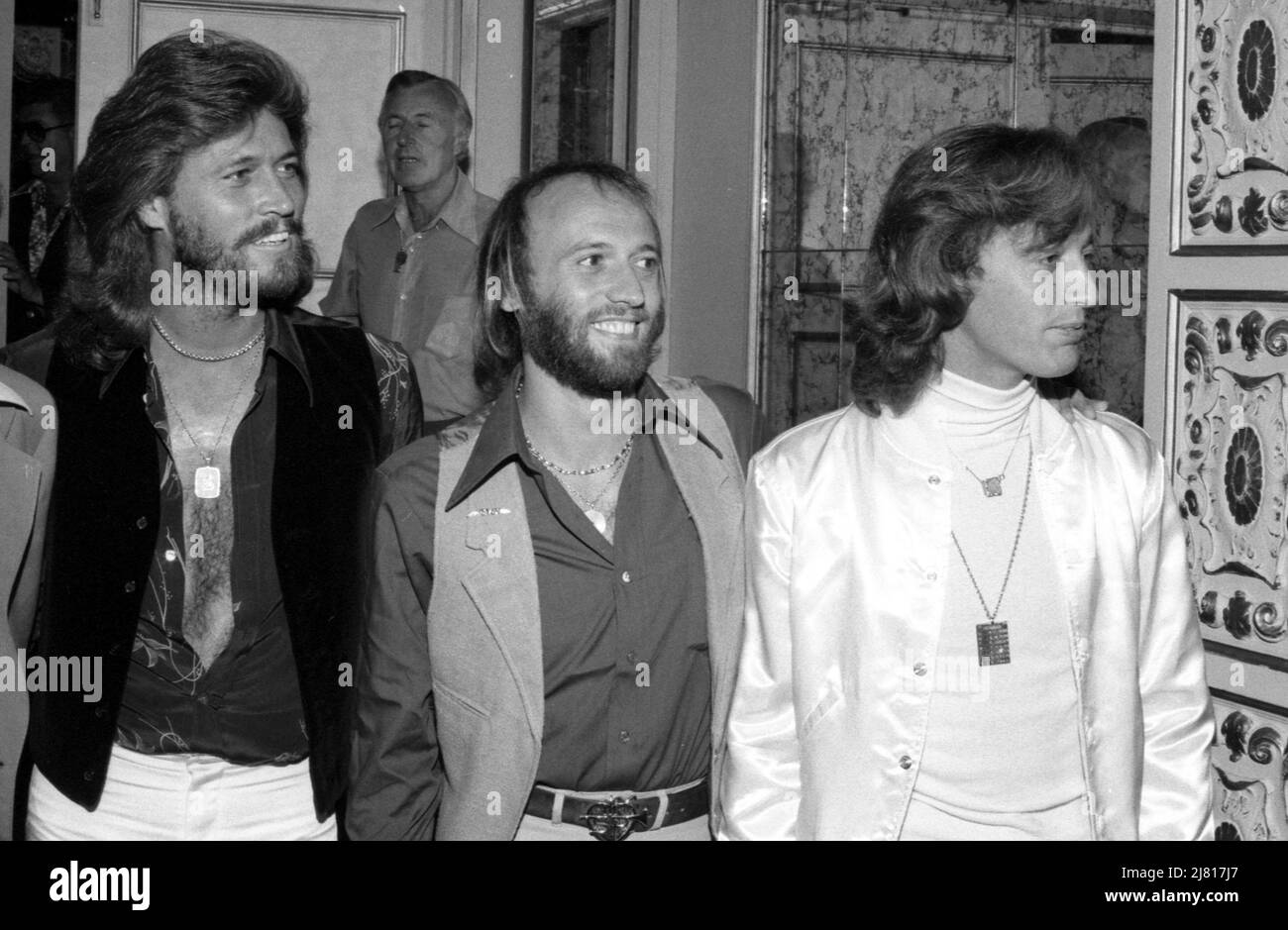 Barry Gibb, Maurice Gibb e Robin Gibb del Bee Gees in una conferenza stampa che promuove il film, Sgt. Pepper's Lonely Hearts Club Band al Beverly Wilshire Hotel di Beverly Hills, California. Luglio 1978 credito: Ralph Dominguez/MediaPunch Foto Stock