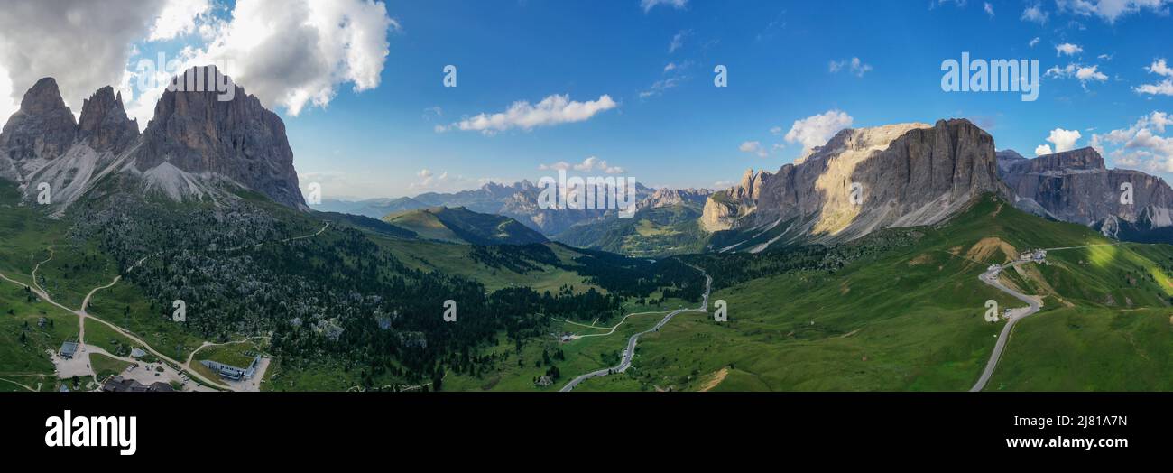 La catena montuosa delle Torri Sella nelle Dolomiti dell'Alto Adige. Foto Stock