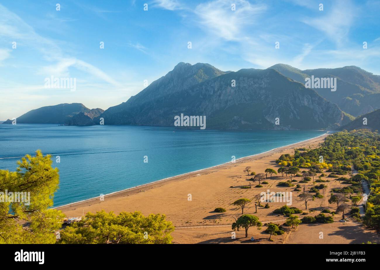 Splendida vista sulla spiaggia di Antalya Foto Stock